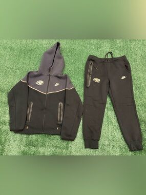 Nike Black & Dark Gray Hooded Tech Fleece Jacket with Joggers